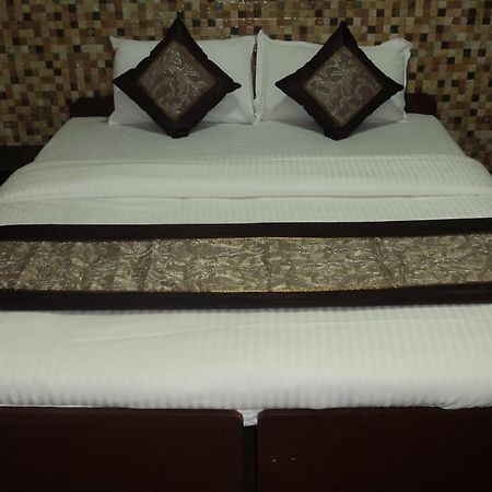 Benazeer Hotel مومباي المظهر الخارجي الصورة