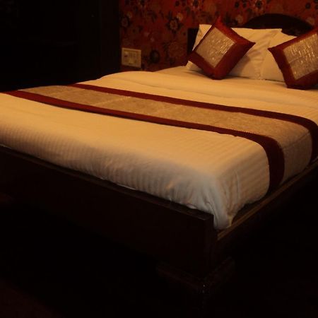 Benazeer Hotel مومباي المظهر الخارجي الصورة