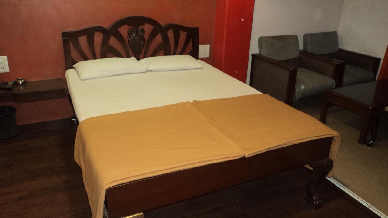 Benazeer Hotel مومباي المظهر الخارجي الصورة