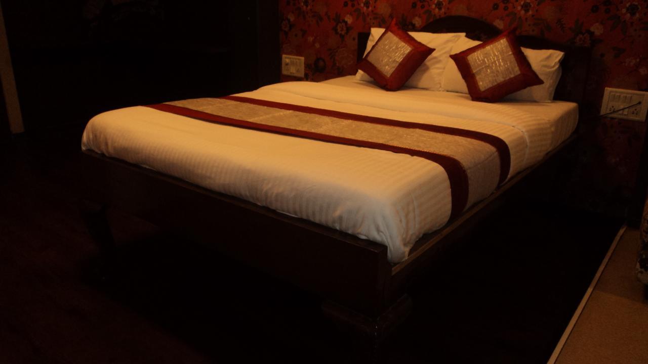 Benazeer Hotel مومباي المظهر الخارجي الصورة