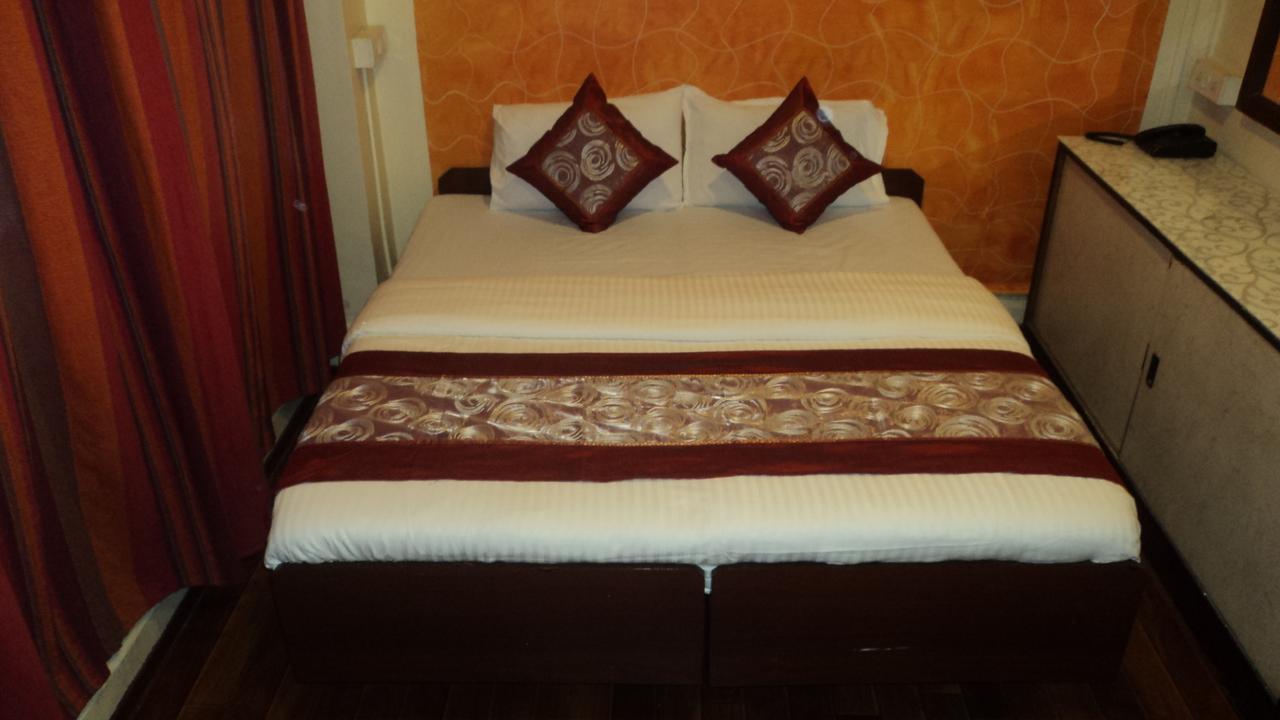 Benazeer Hotel مومباي المظهر الخارجي الصورة