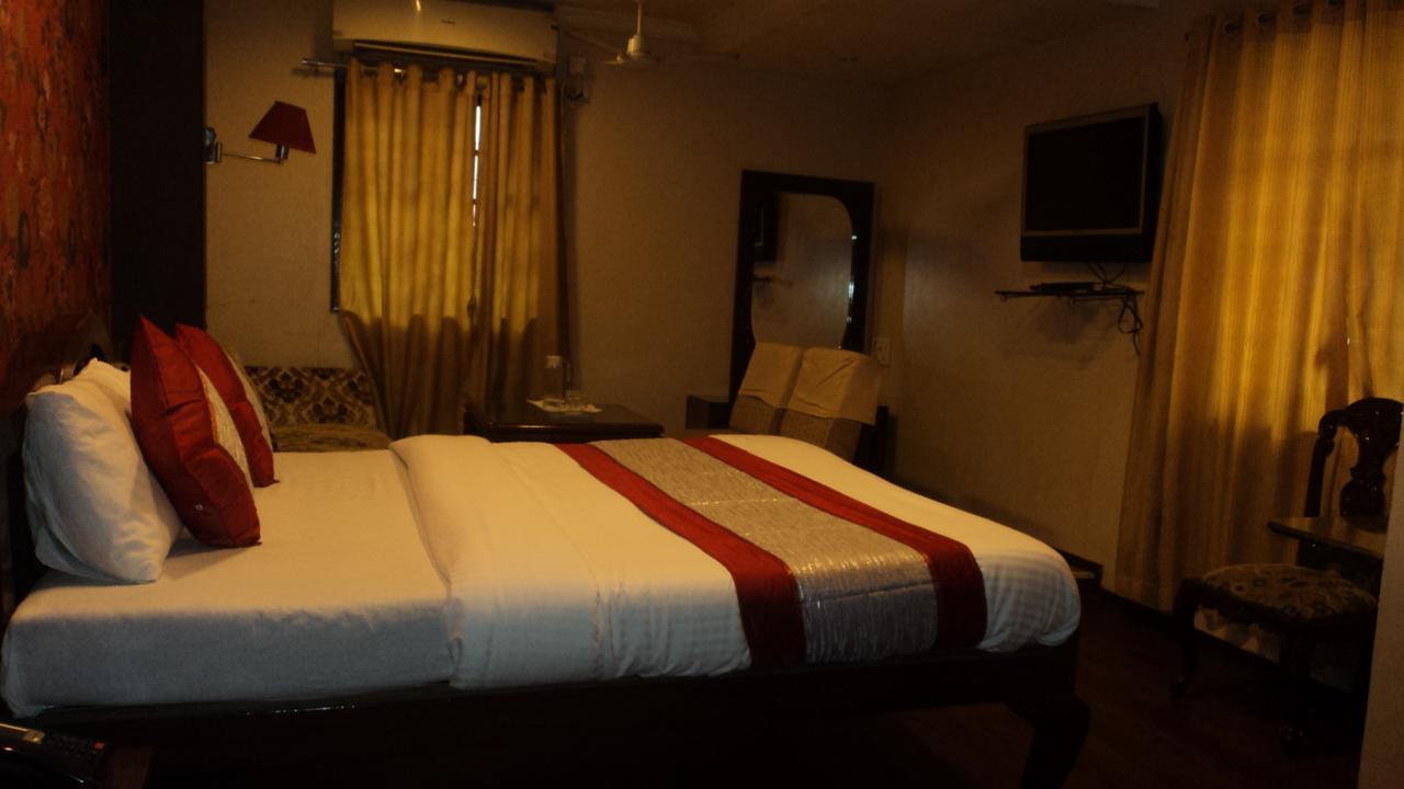 Benazeer Hotel مومباي المظهر الخارجي الصورة