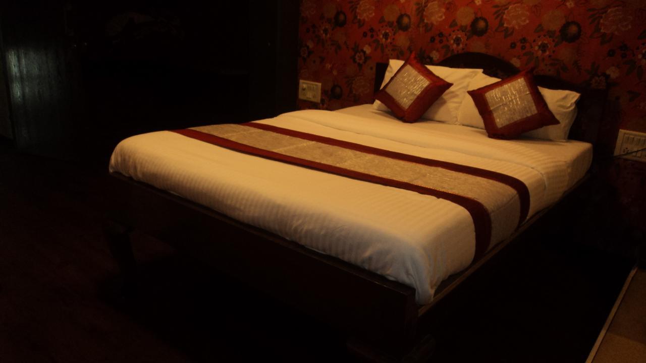 Benazeer Hotel مومباي المظهر الخارجي الصورة