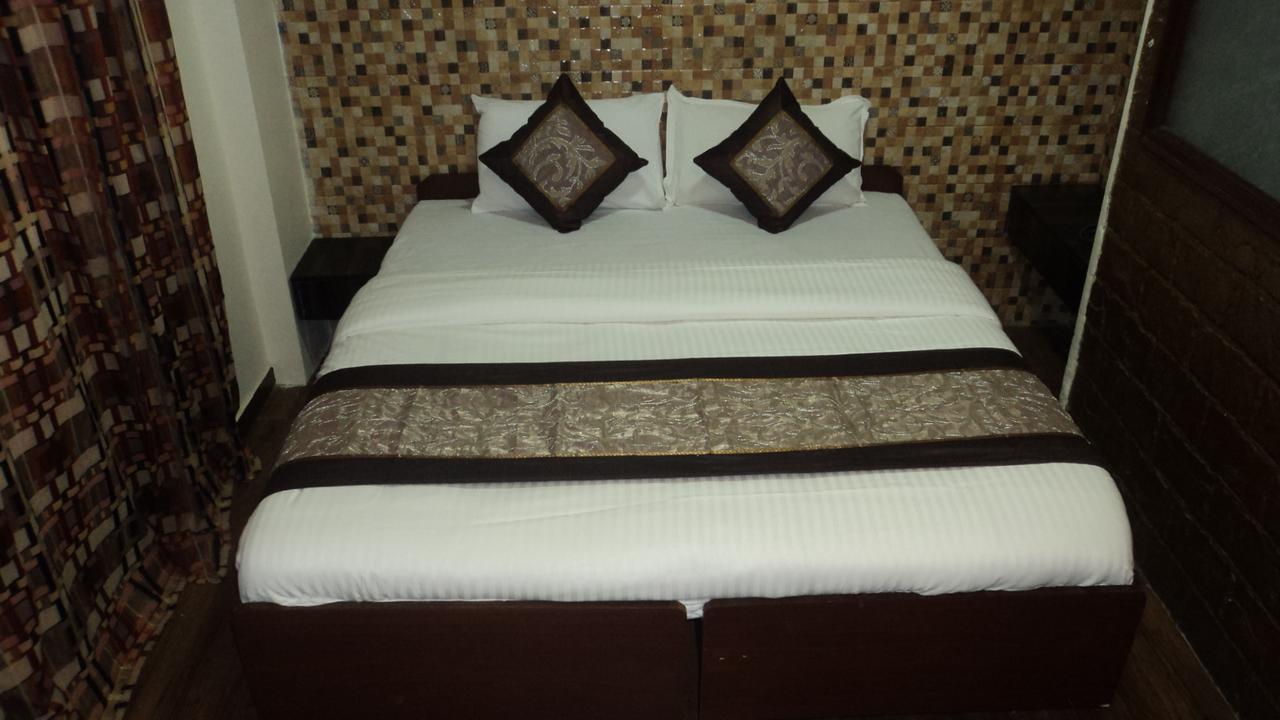 Benazeer Hotel مومباي المظهر الخارجي الصورة