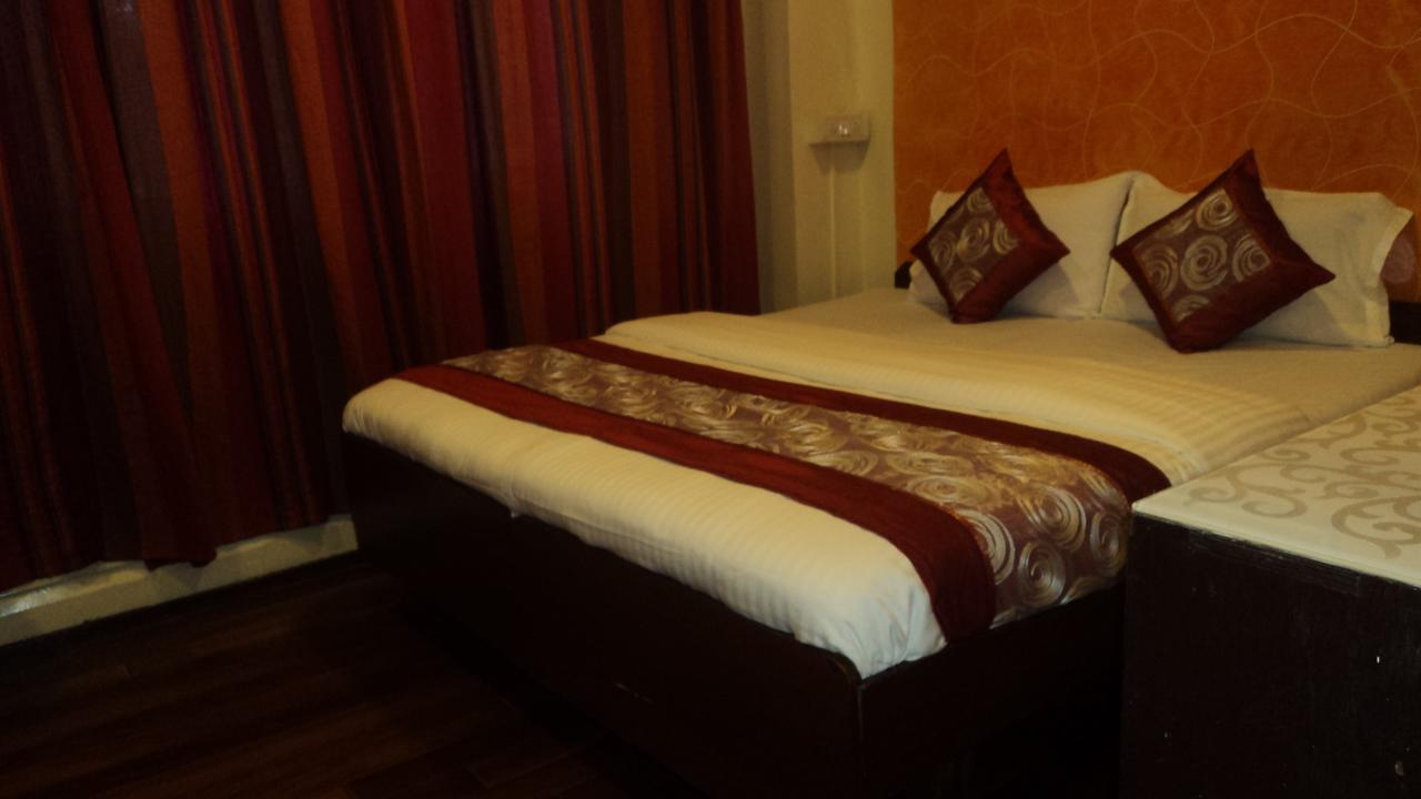Benazeer Hotel مومباي المظهر الخارجي الصورة