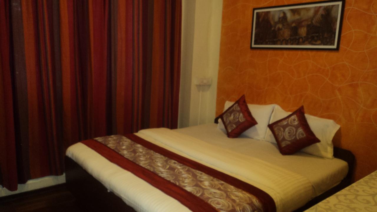 Benazeer Hotel مومباي المظهر الخارجي الصورة
