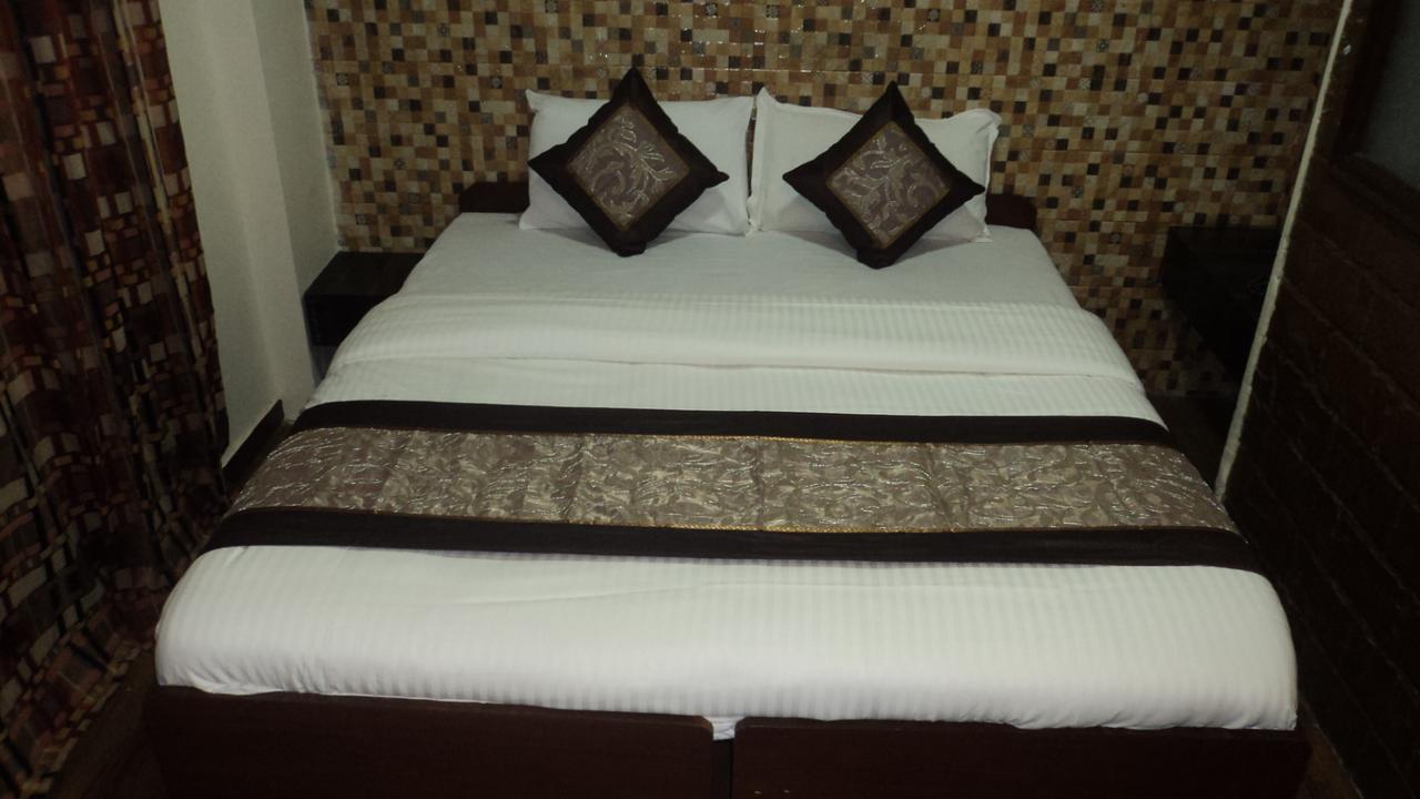 Benazeer Hotel مومباي المظهر الخارجي الصورة