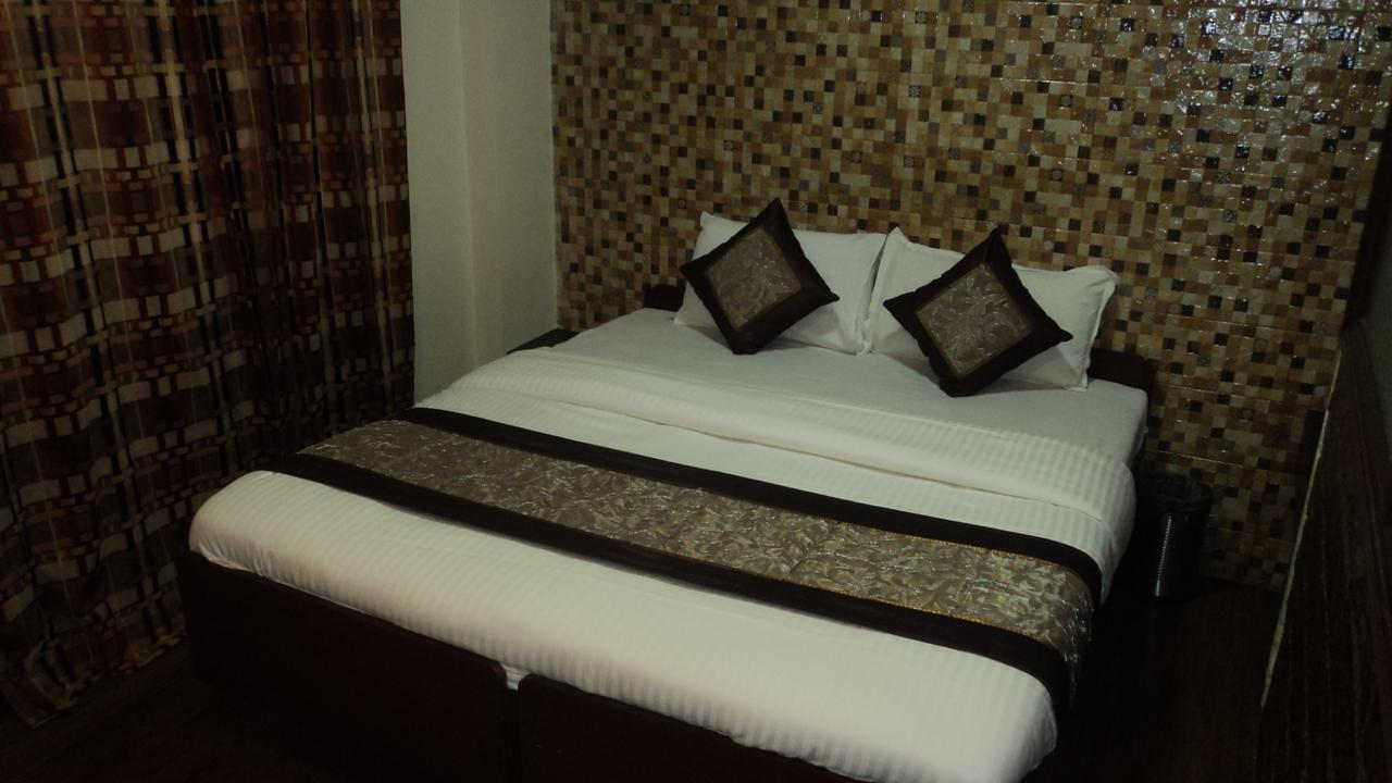 Benazeer Hotel مومباي المظهر الخارجي الصورة