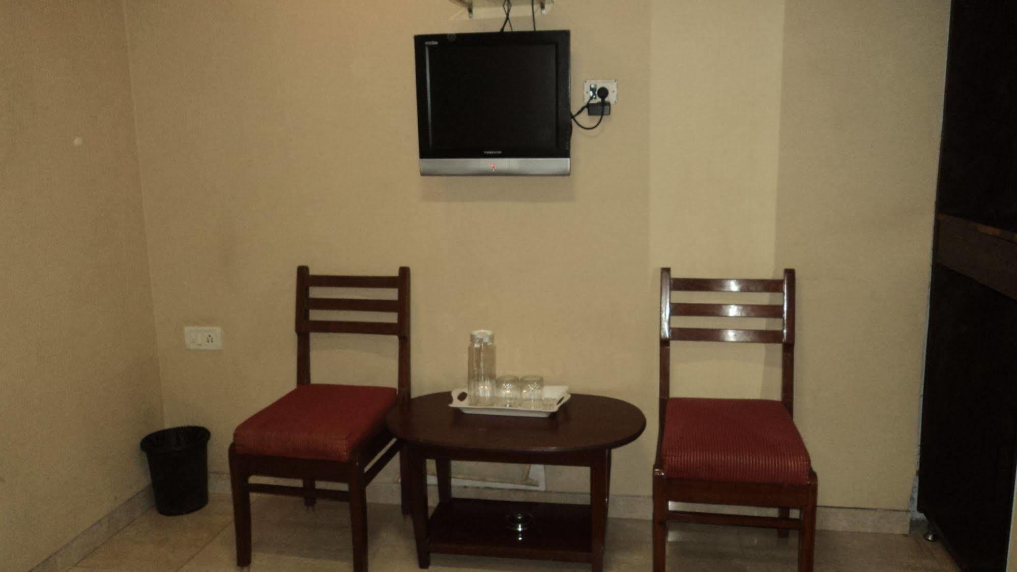 Benazeer Hotel مومباي المظهر الخارجي الصورة